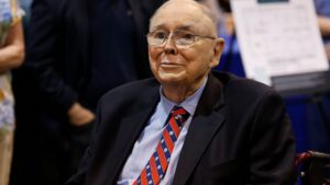 Charlie Munger calls the success of Elon Musk's Tesla a 'minor miracle' in the car business