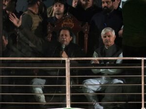 Ex-Pakistan PM Khan calls off protest march to avoid ‘chaos’