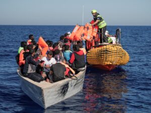 Italy lets ‘vulnerable’ refugees off rescue ship, spurns others